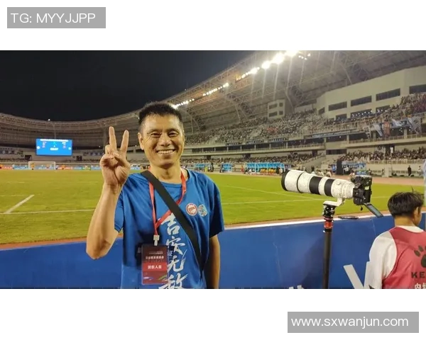 新晋足球球星闪耀绿茵场引领球队开启全新辉煌时代 新晋足球球星闪耀绿茵场引领球队开启全新辉煌时代